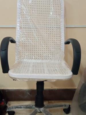 Rolling wire deals chair
